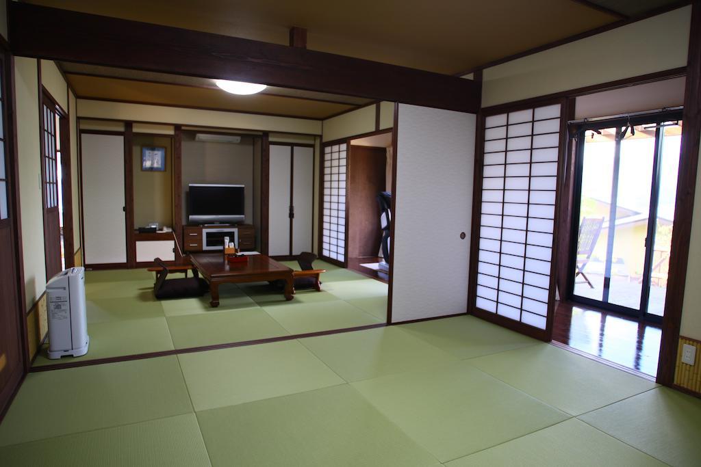 Yufuin-Sanso Waremokou Hotel Exterior photo